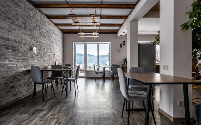 Ryzhiy poni Guest House