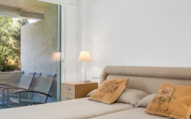 All About Villa Marina Mariola