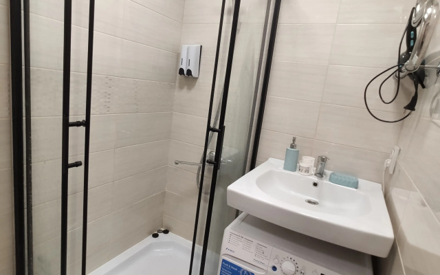 Tryokhkomnatnaya Na Semyonovskom Ozere Flat