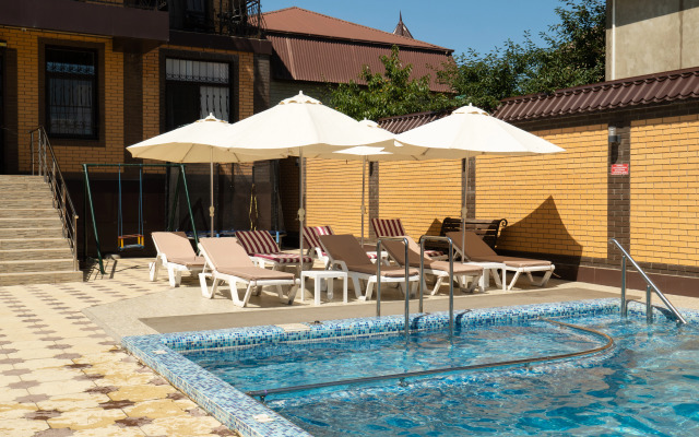 DeLyuks Hotel