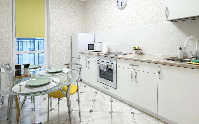 U Kremlya I Chashi Flat