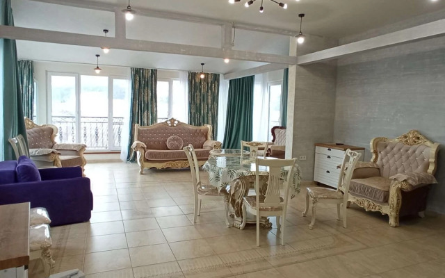 Trekhkomnatnye Lyuks 3 1 Apartments