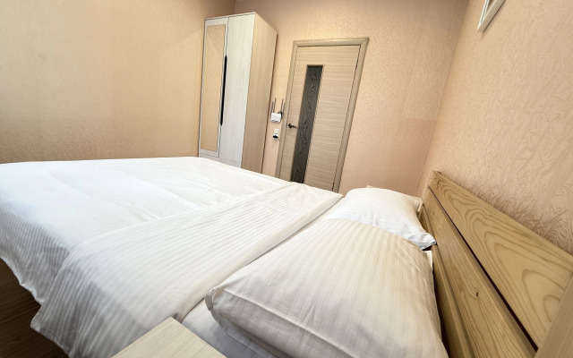 Квартира Трехкомнатная А. Невского 19