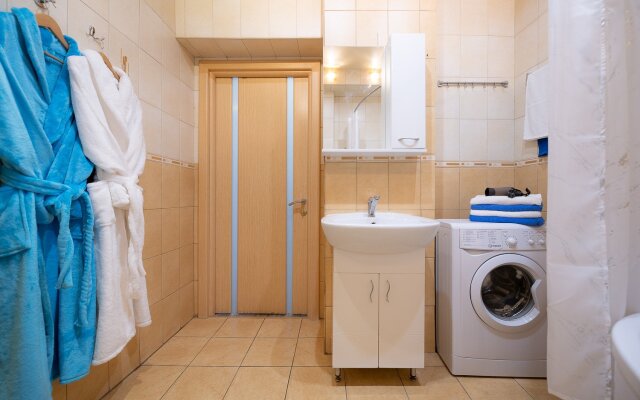 Apartamentyi Pyat' Zvezd Na Ploschadi Revolyutsii