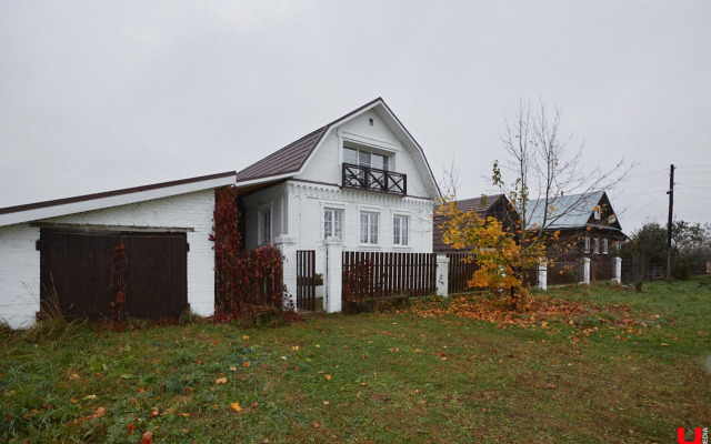 Частный дом Уютный светлый  дом в окружении природы