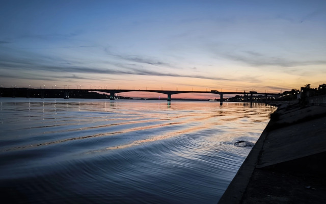 V Dome Na Naberezhnoy Reki Volga Flat