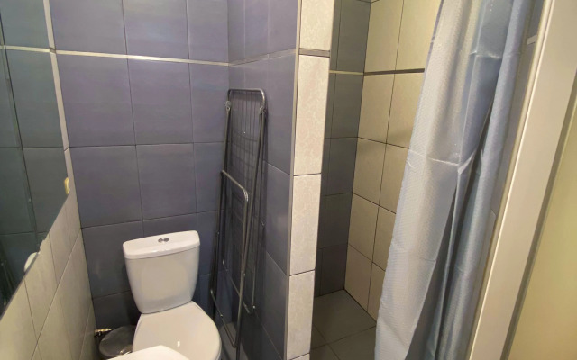 S Otdelnyim Vhodom I Parkovkoj Apartments