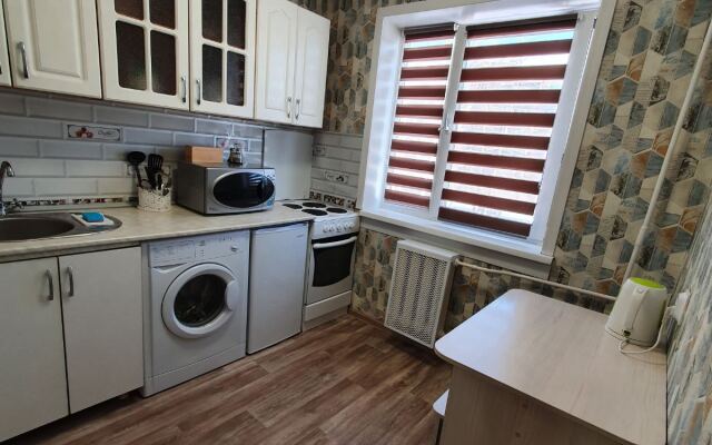 Na ulitse Obrucheva 6a Apartments