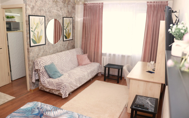 Ryadom S Parkom Flat
