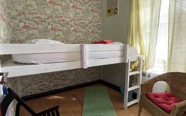 Artist na Zvetnom Bulvare Hostel