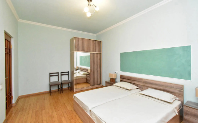 3-K v Novostroyke, Ulitsa Argishti, Gl933 Flat