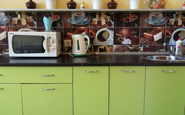 Апартаменты Домашний Очаг наУл Артема 100