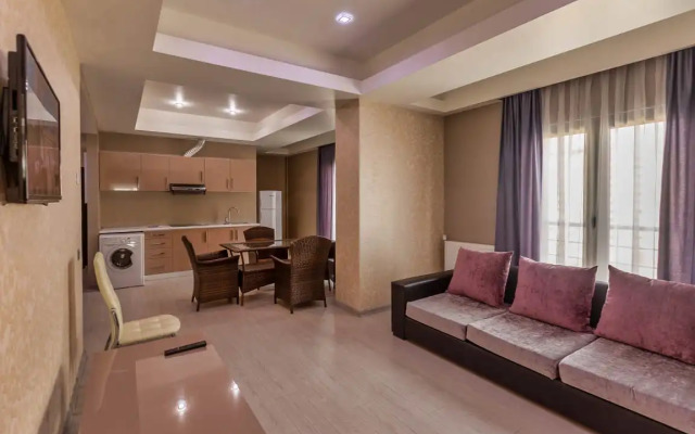 Отель Diplomat Suites