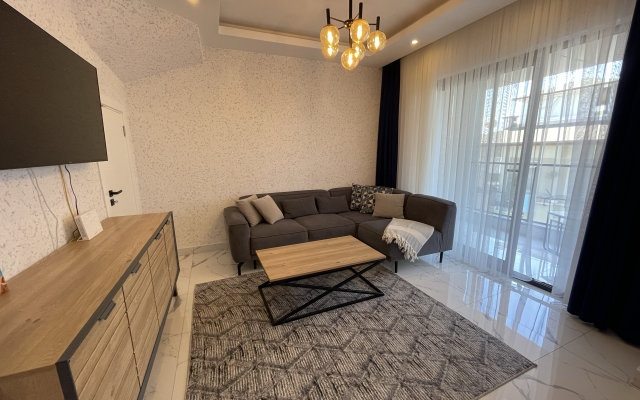 Deluxe 3 Bedroom Family Apartment Wonderful View and Location Apatments