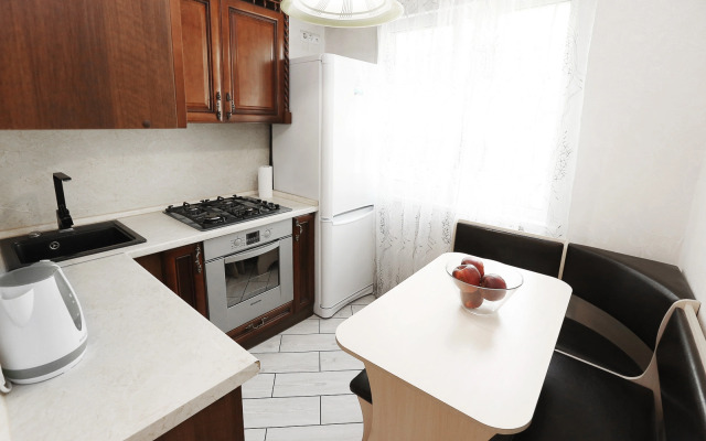 Квартира Уютная 2-ком. около Парка Челюскинцев