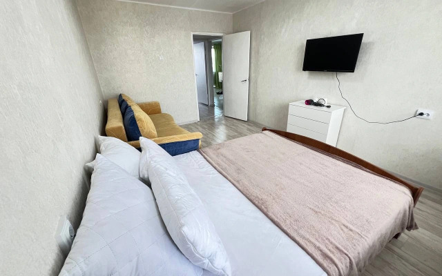 Flat Poyuschie Fontany V Samom Tsentre