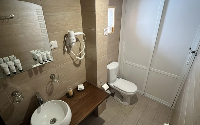 Sportivno-Gostinichnyij Kompleks Zima-Leto Hotel