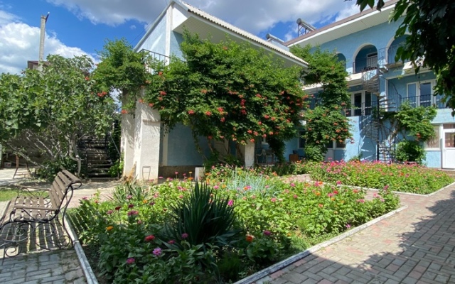 Taraktash Guest house