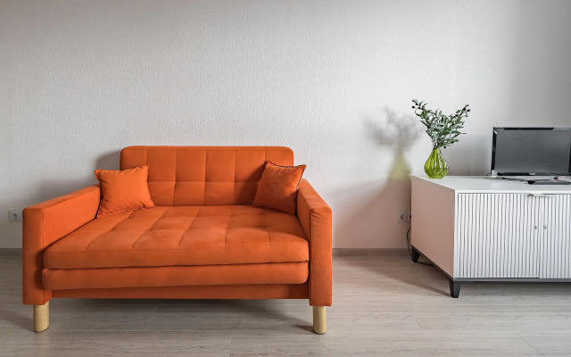 Stilnaya studiya na beregu Oki Flat