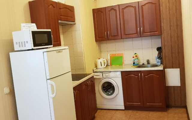 U Metro Zvezdnaya Flat