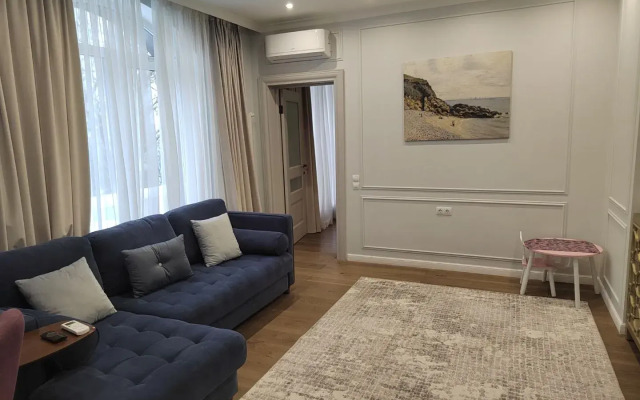 Апартаменты MyhomeYourhome с террасой на Савушкина 104