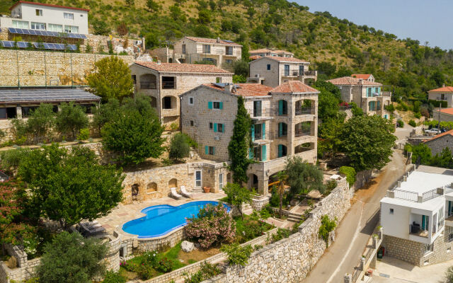 Olive Resort	