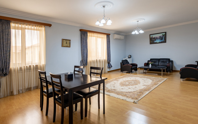 La Defense Yerevan Hotel