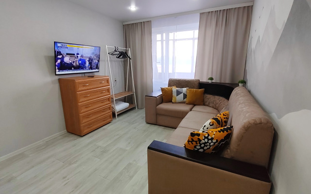 Квартира возле ТРЦ Плазма с лифтом и балконом