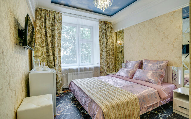 Golden Hotel