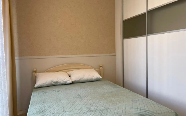 602 Na Krymskoy 89 Apartments