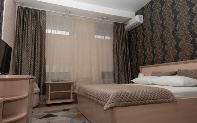 Отель Надежда