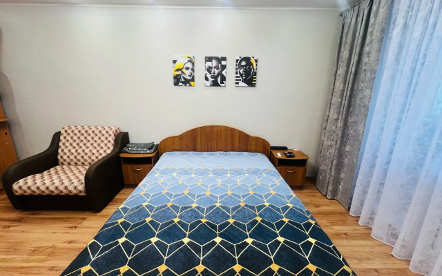 Ryzhiy Kot 4 Flat