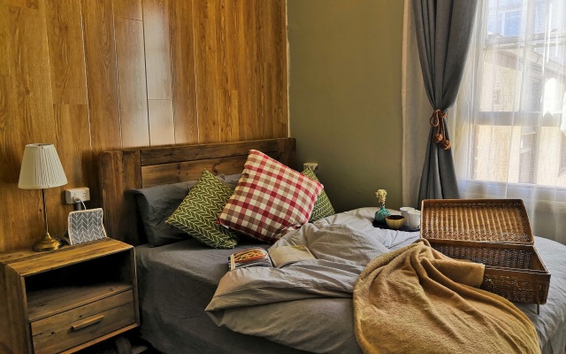 Summers' Holiday Inn Mini-Hotel