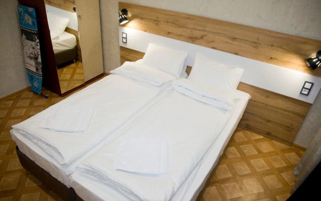 dvuhkomnatnye LYuKS na 8 etazhe Barbaris  Apartments LUX