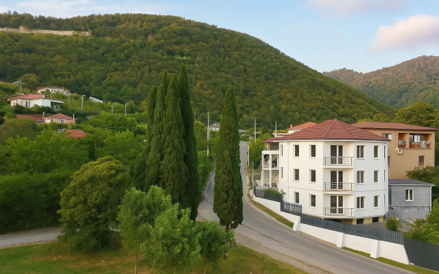 Manon Hotel