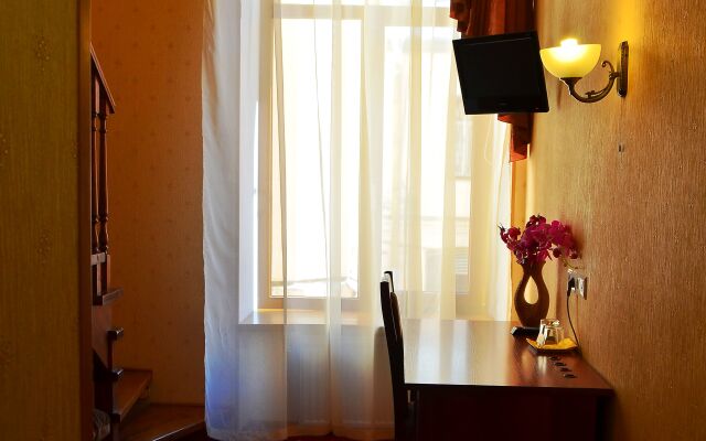 Na Galernoy Deluxe Hotel
