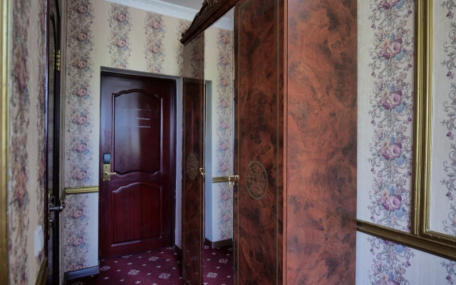 Lion Hotel