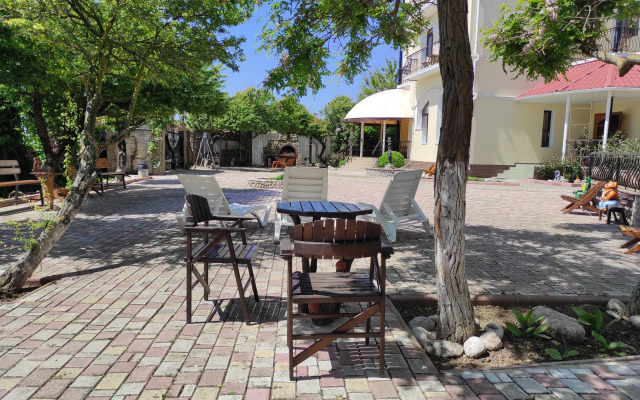 Primorskiy Dvorik Hotel