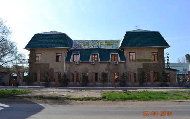 Ani Hotel
