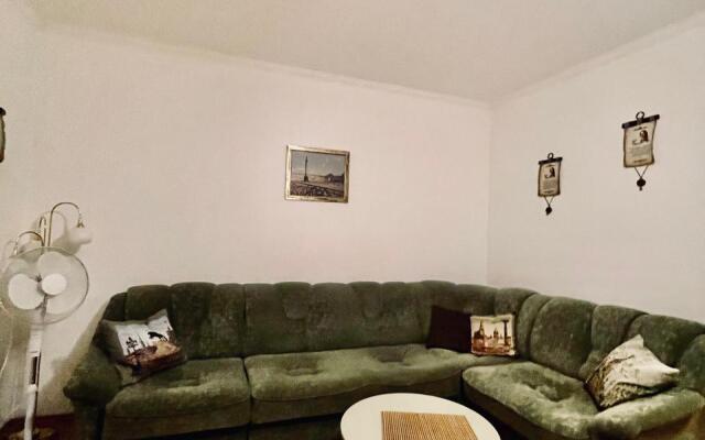Semeynaya Na Nevskom Prospekte Flat