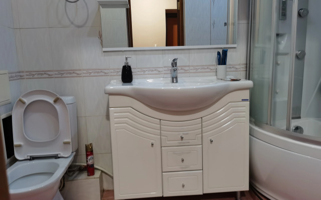 Квартира в деловом центре Тюмени на 50 лет Октября