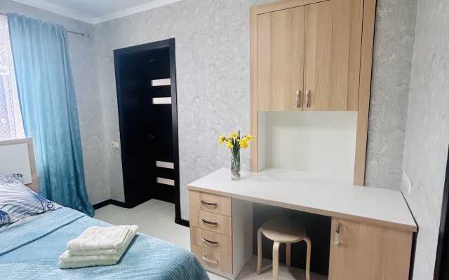 V Tsentre Private House