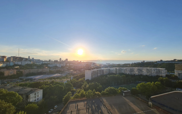 Utopayuschaya V Krasote Zaliva I Zakatnogo Solntsa Flat