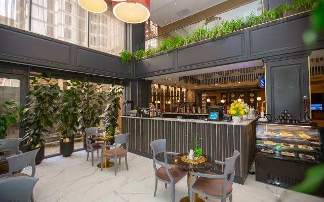 Premium Park Hotel