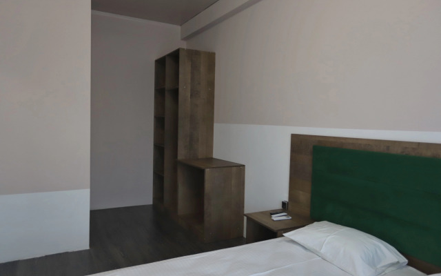 Golden City Hotel