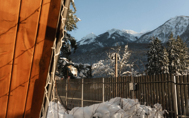 Частный дом Экосказка с видом на горы
