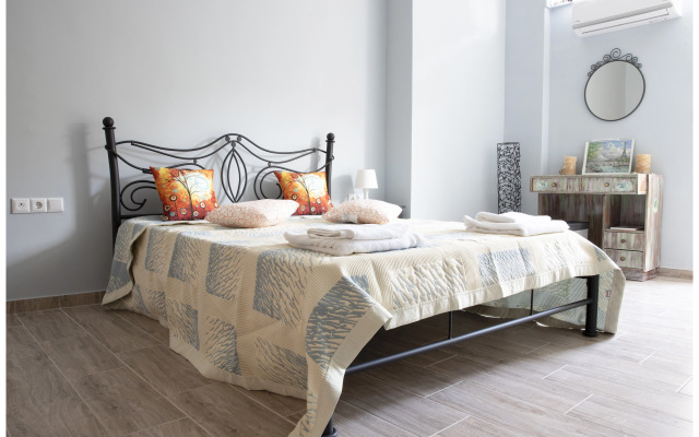 Sotiria Apartment, Apartments