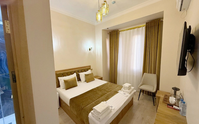 Mumtoz East Hotel