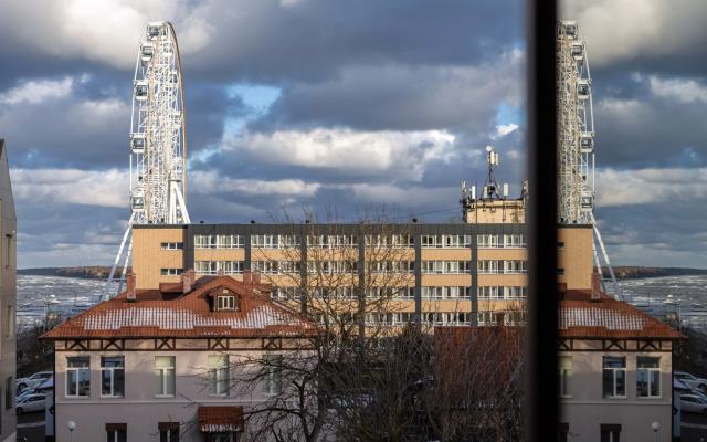 S Vidom Na Koleso Obozrenie Glaz Baltiki Apartments