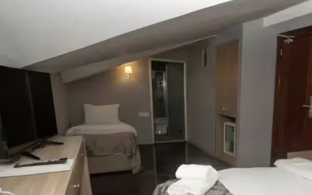 Sura Hagia Sophia Hotel - Image 3